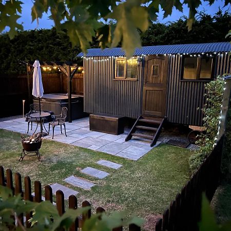 Shepherds Hut With Hot Tub Wells Zewnętrze zdjęcie
