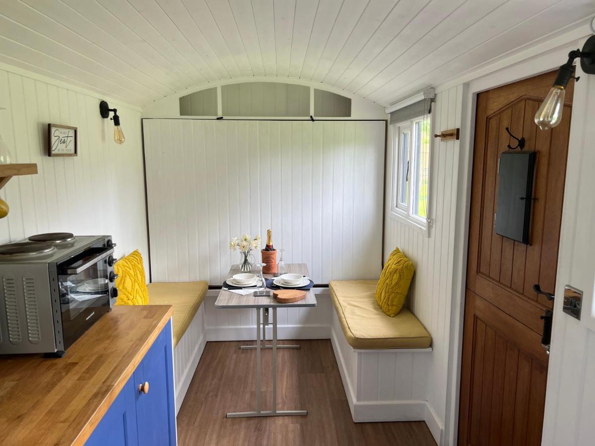 Shepherds Hut With Hot Tub Wells Zewnętrze zdjęcie