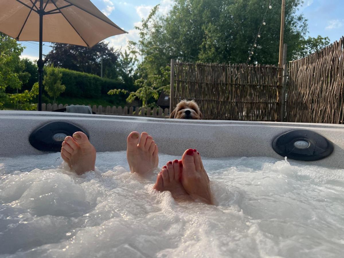 Shepherds Hut With Hot Tub Wells Zewnętrze zdjęcie