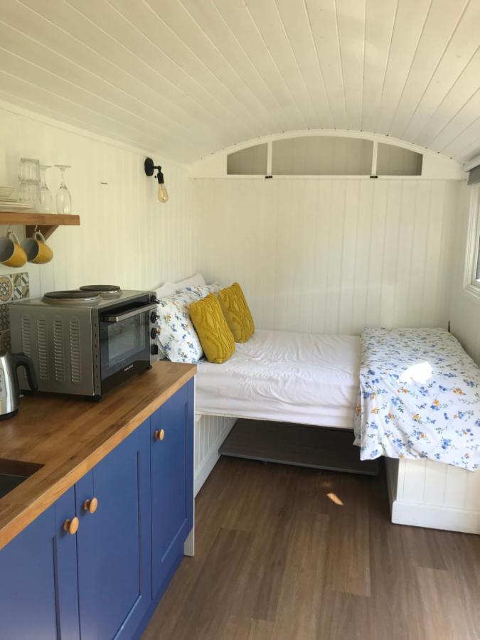 Shepherds Hut With Hot Tub Wells Zewnętrze zdjęcie